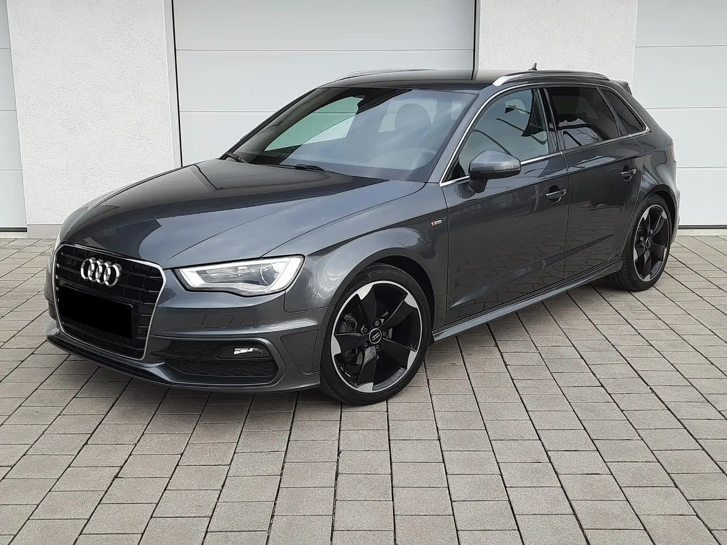Audi A3 Sportback/3xS-line Sportpaket/Bi-Xen/Navi/18" Grau - 2