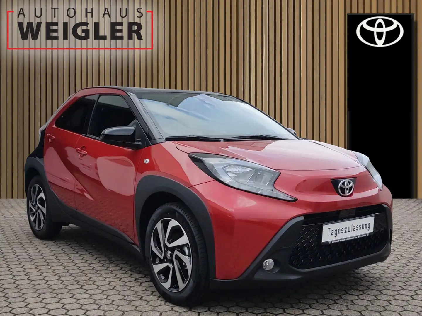 Toyota Aygo X 5-Türer Teamplayer 5-Gang*Klima*Kamera* Rouge - 2