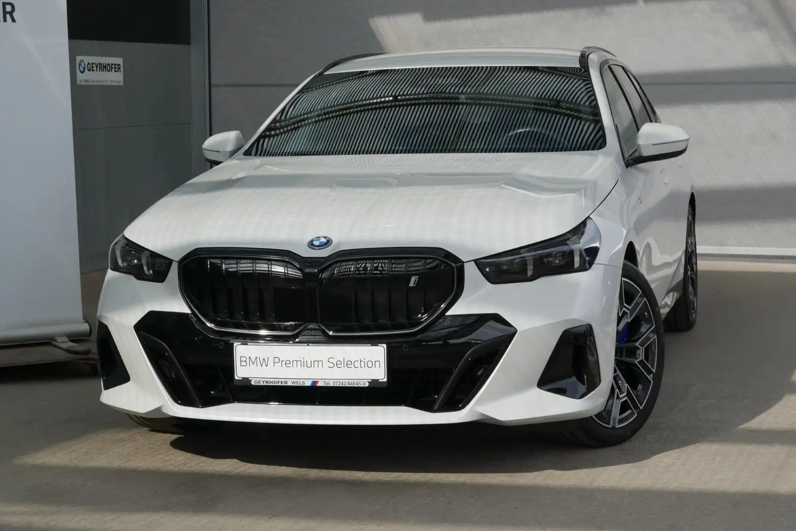 BMW i5 eDrive40 *M-Paket Pro/B&W Sound/AHK/Comfort Paket/DA-Prof./Adapt. LED* Weiß - 2