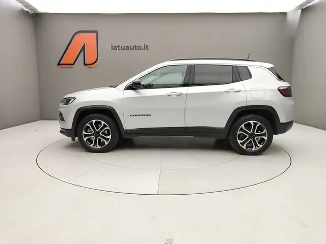 Jeep Compass view 4