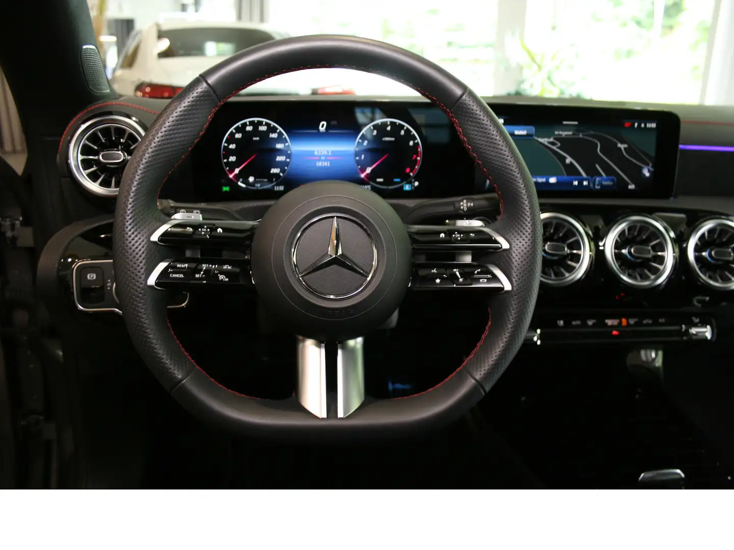 Mercedes-Benz CLA 200 Edition AMG*Night*Distronic* Gris - 2