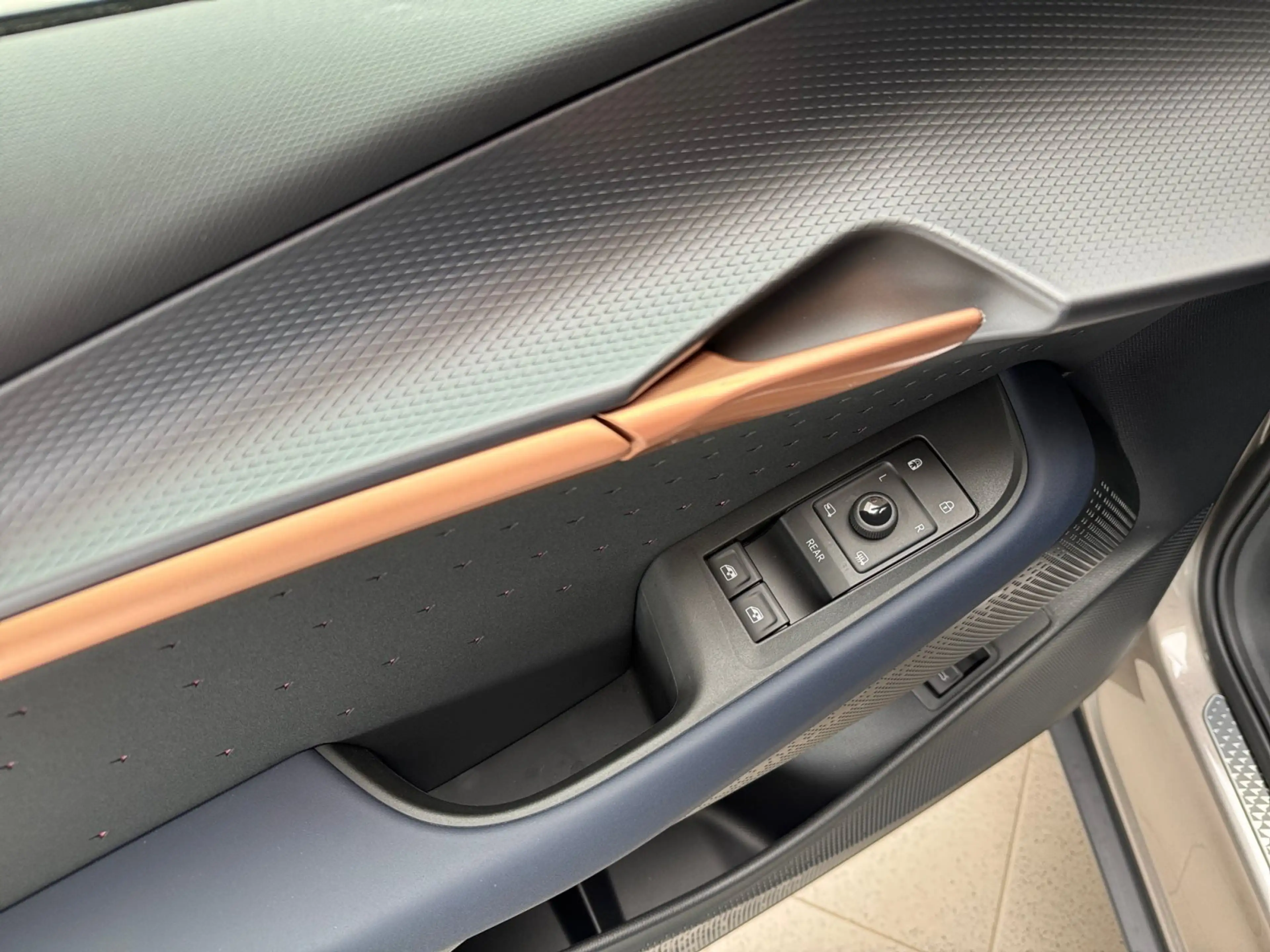 CUPRA Tavascan VZ 4Drive NAVI/SHZ/KAMERA/MATRIX — photo 11