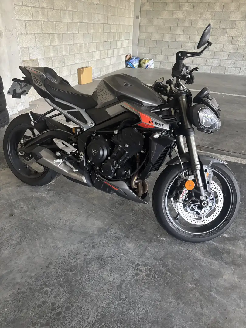 Triumph Street Triple RS - 1