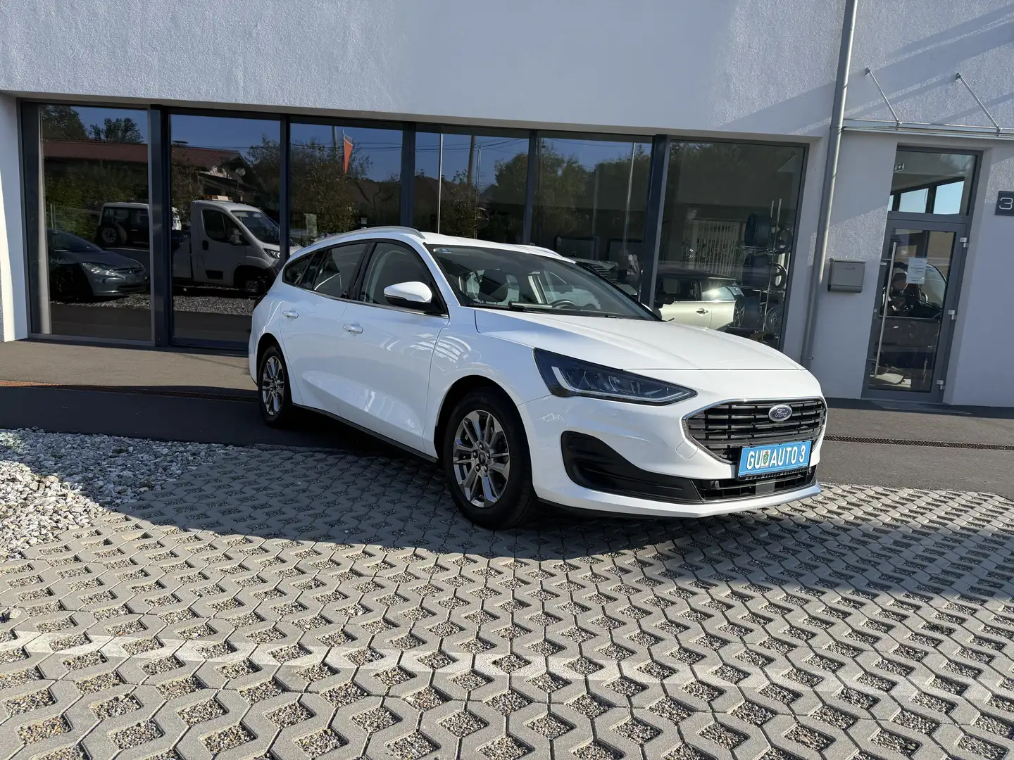 Ford Focus Focus Turnier 1,0 EcoBoost Hybrid Titanium Design Weiß - 1