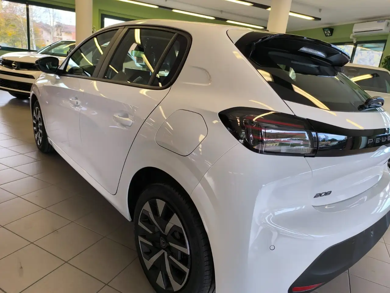 Peugeot 208 1.2 STYLE 100 CV 9
