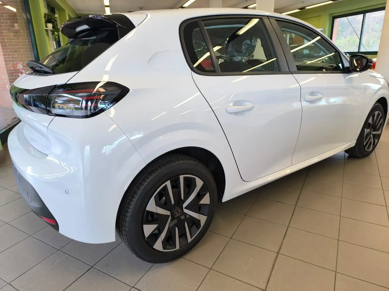 Peugeot 208 1.2 STYLE 100 CV 7