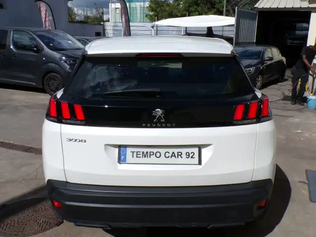 Peugeot 3008 view 5