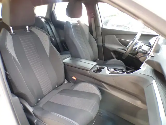 Peugeot 3008 view 12