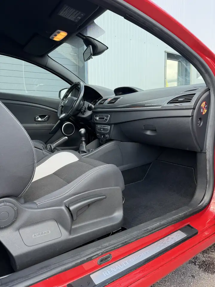 Renault Megane Coupé — photo 14