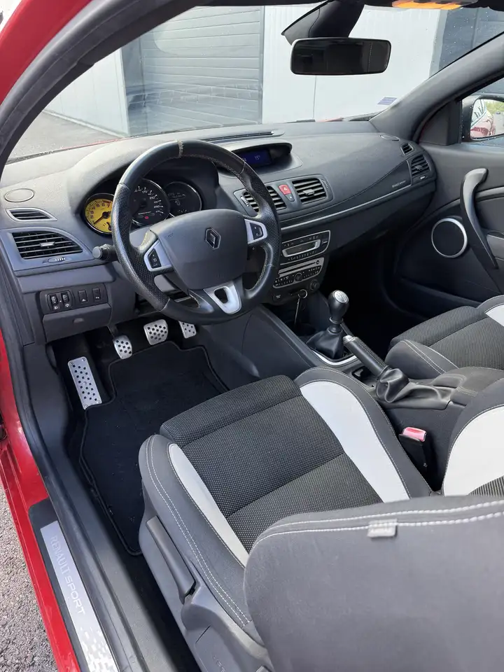 Renault Megane Coupé — photo 20
