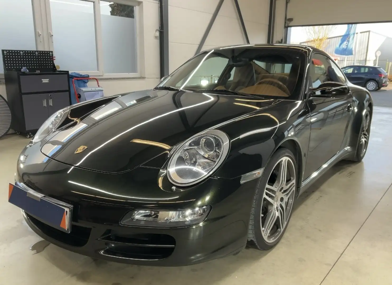 Porsche 911 Coupe 3.6 Carrera 4 Grün - 1