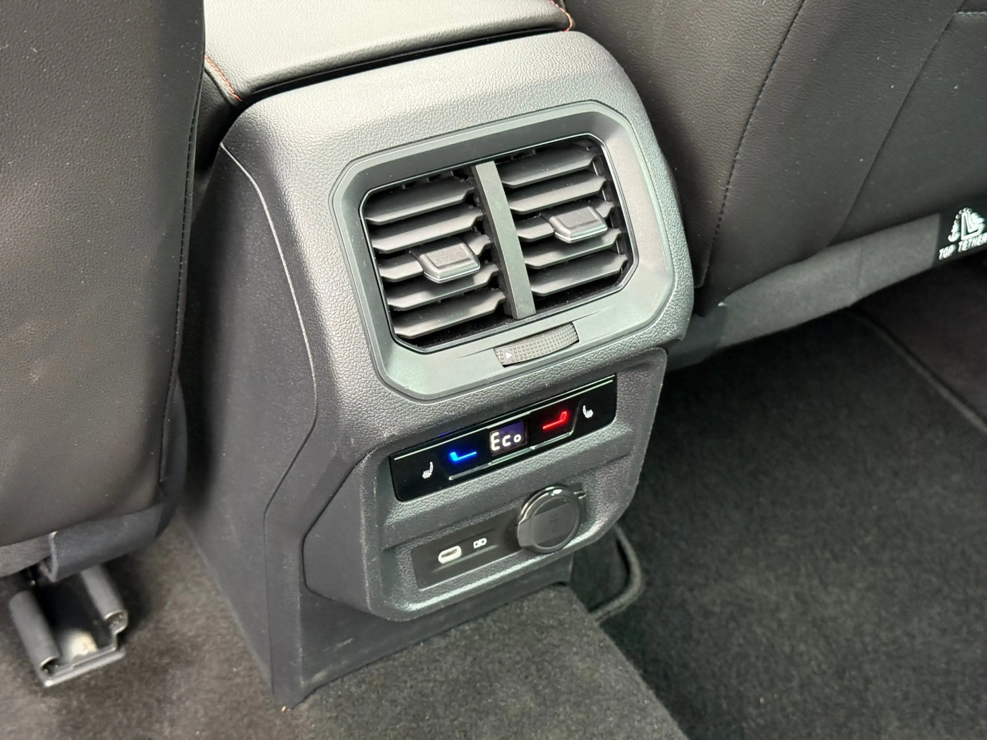 SEAT Tarraco 1.4 TSI e-Hybrid PHEV FR Business | Trekhaak | Pan — photo 15