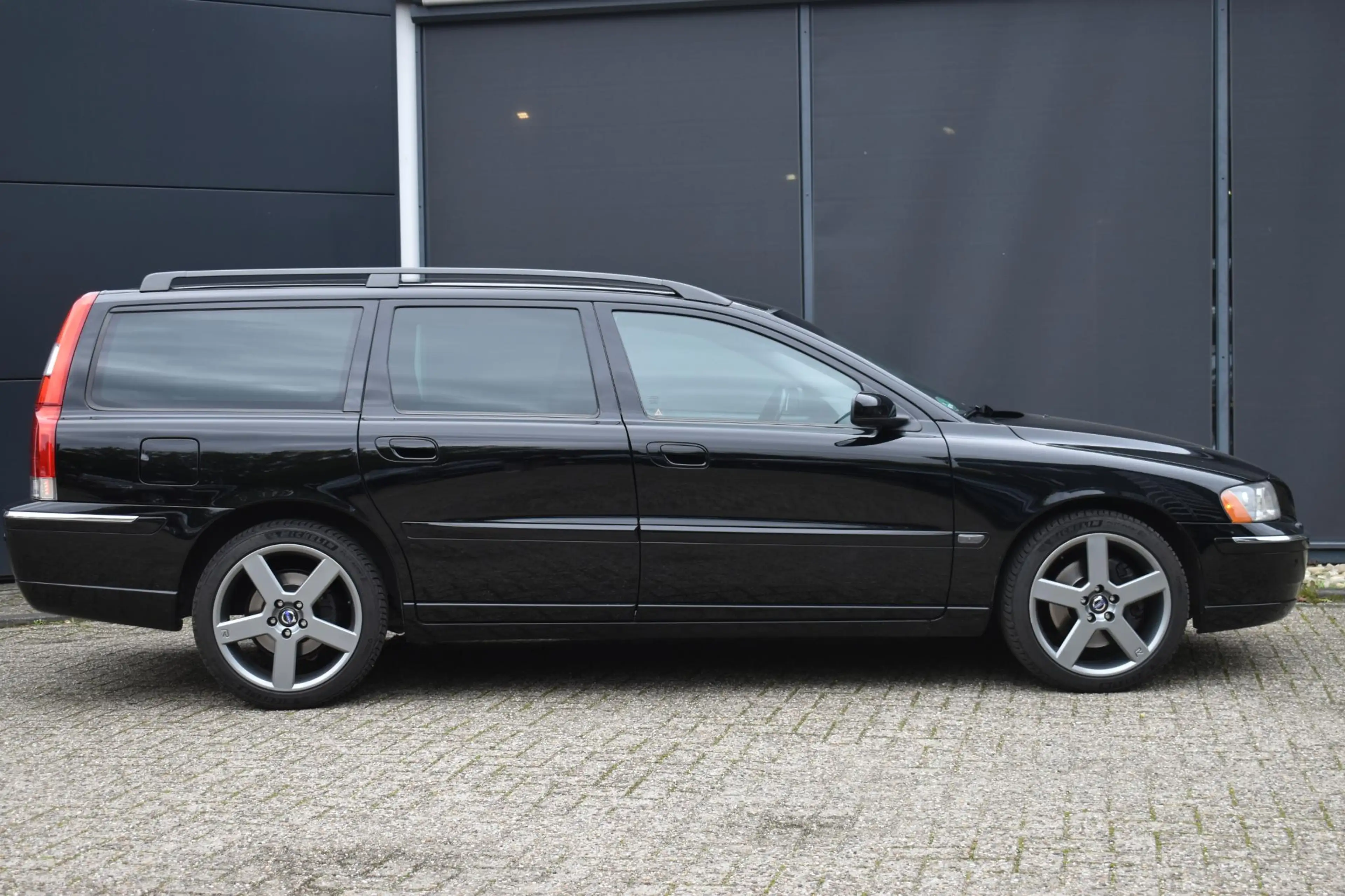 Volvo V70 2.4 T5 Summum | 18 inch Graphite R Wielen | Fullma — photo 8