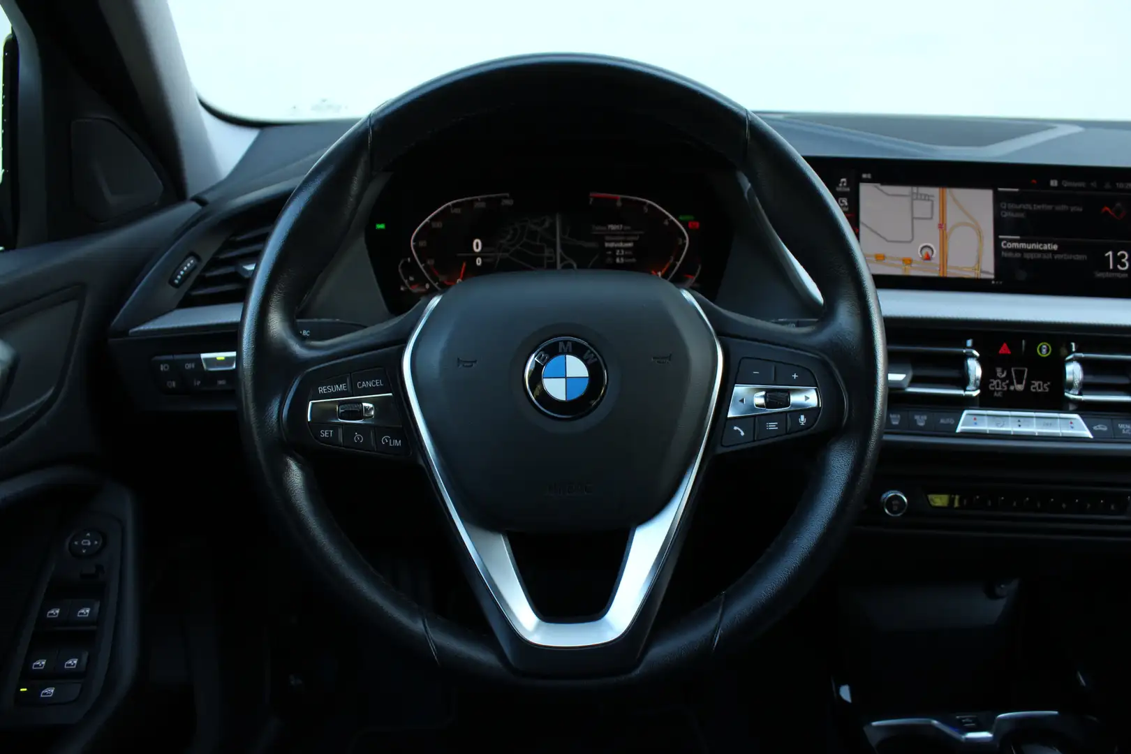 BMW 118 1 Serie 118i Executive Sport Line Automaat / Sport Schwarz - 2