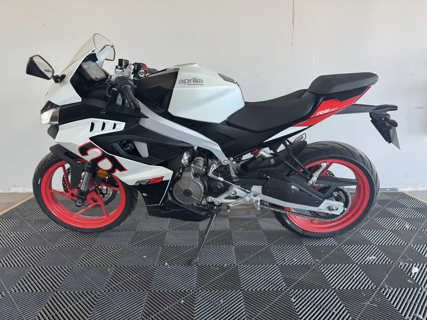 Aprilia RS 457 Wit - 2