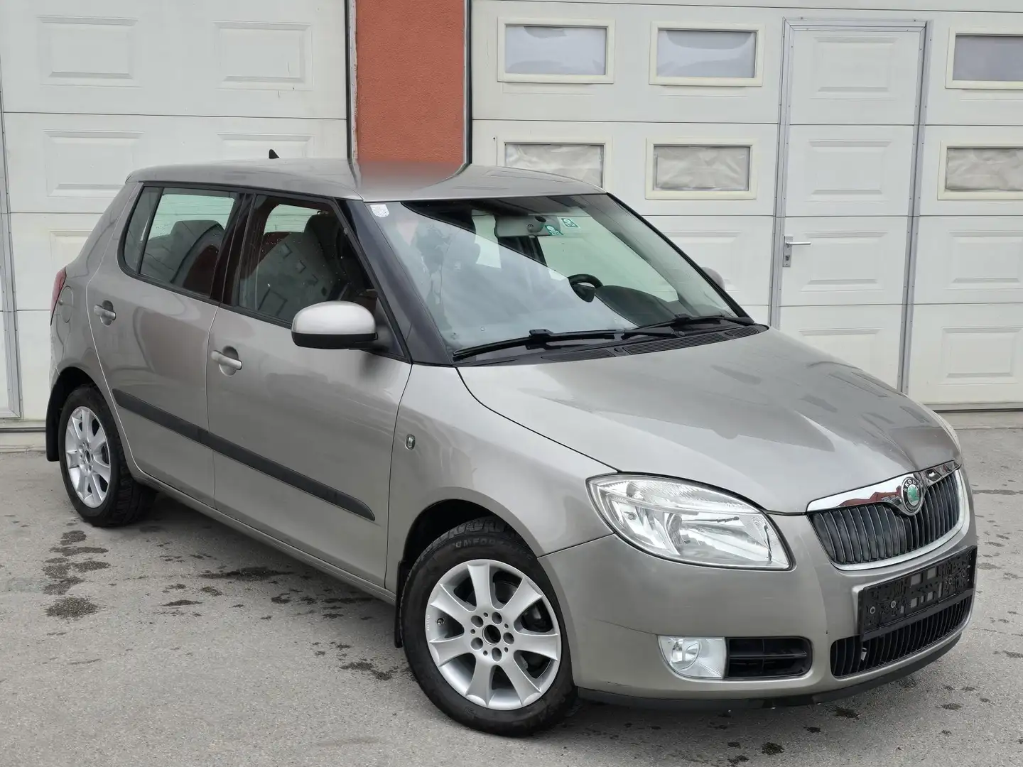 Skoda Fabia Fabia Elegance 1,4 TDI PD DPF *Pickerl NEU* Grau - 2