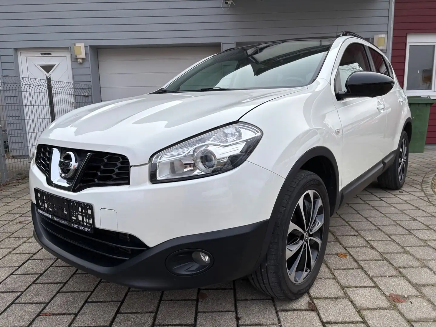 Nissan Qashqai 360 4X4 Top Gepflegt Weiß - 1