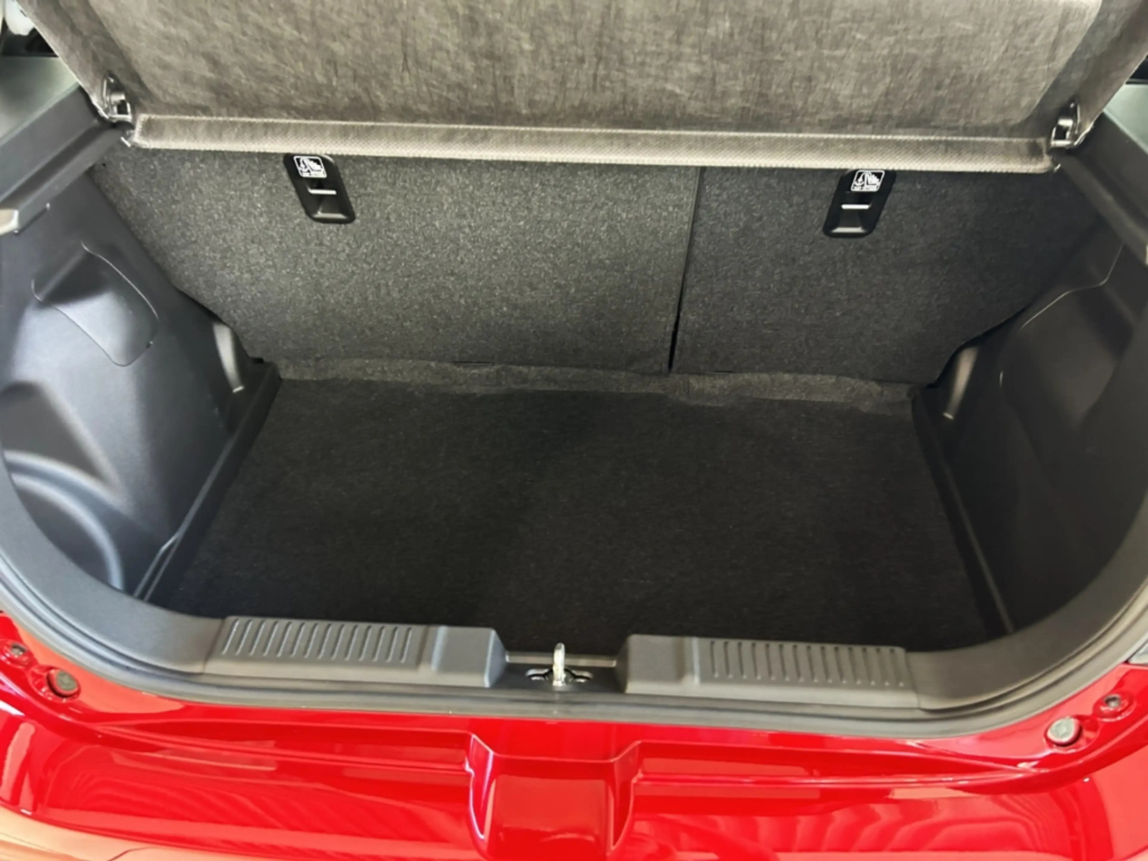 Suzuki Swift Comfort Hybrid Navi LED ACC Apple CarPlay Android — photo 9