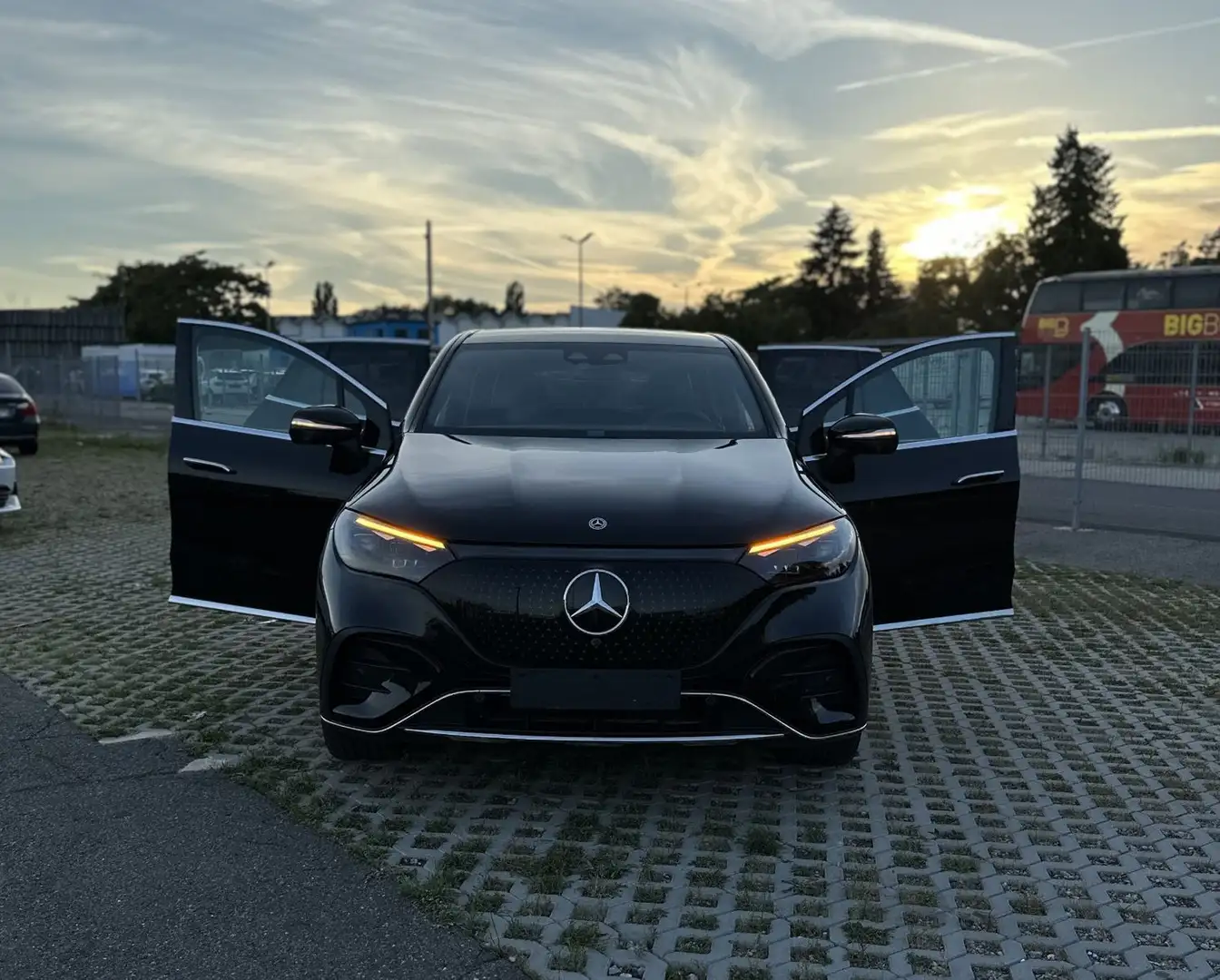 Mercedes-Benz EQE SUV 350+ *Panorama*360camera*AMG* Schwarz - 2