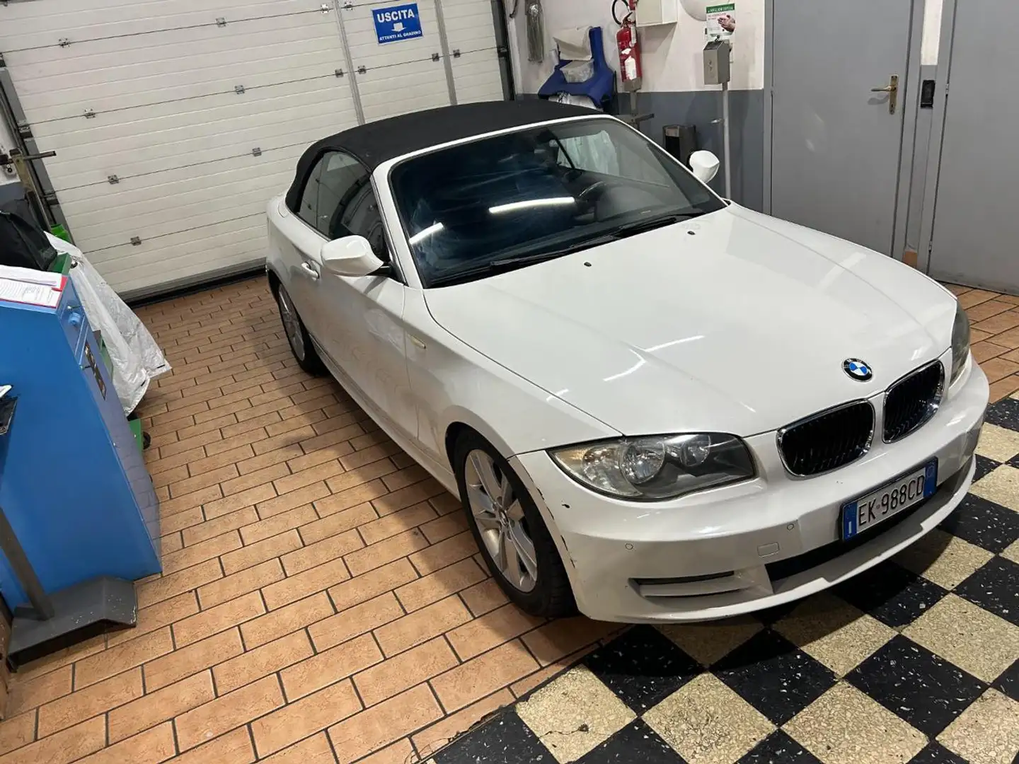 BMW 118 d 2.0 143CV Cabrio Futura Bianco - 2