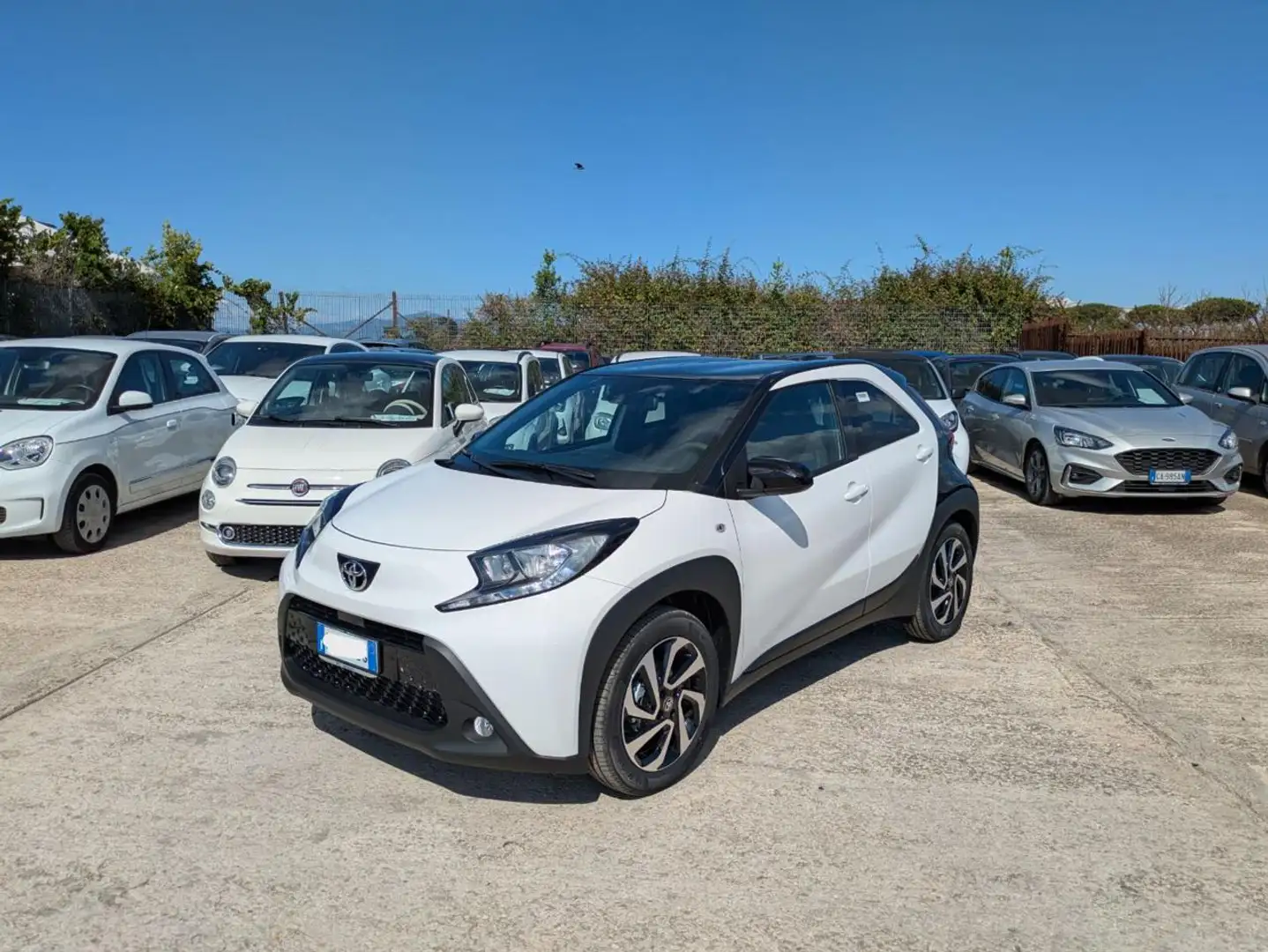 Toyota Aygo X ACTIVE 1.0cc 72cv SAFETYPACK ANDROID/CARPLAY Bianco - 1