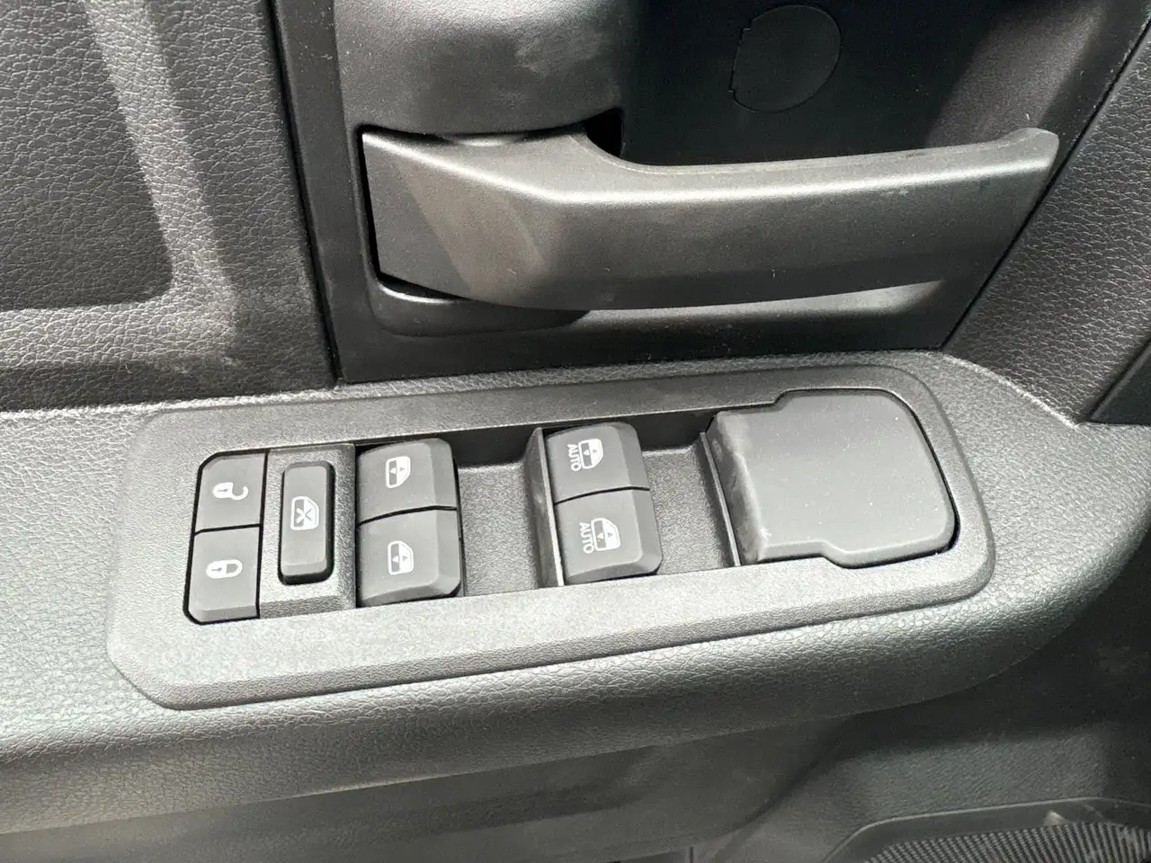 RAM 2500 снимка RAM 2500