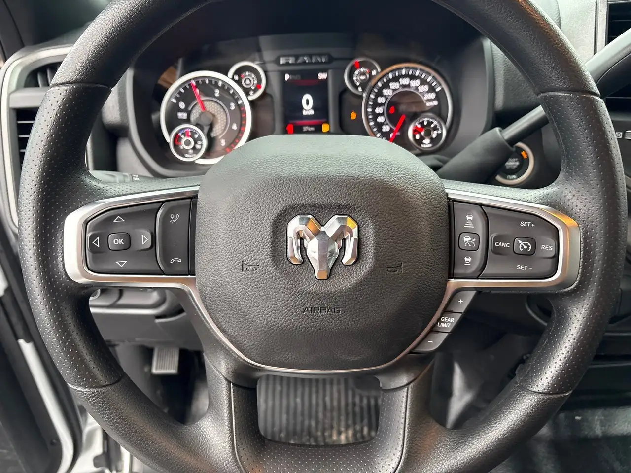 RAM 2500 снимка RAM 2500