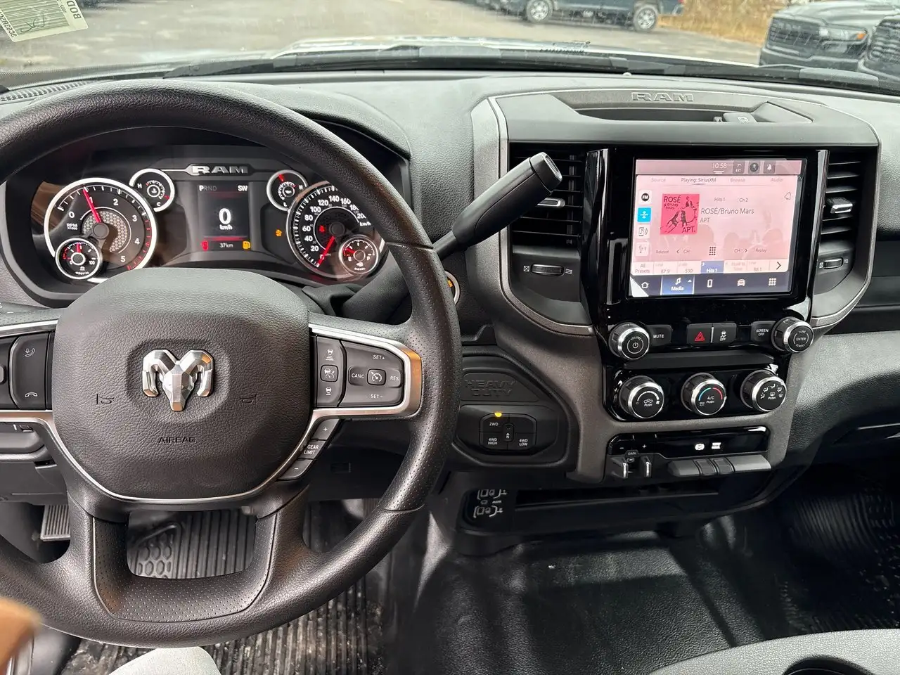 RAM 2500 снимка RAM 2500