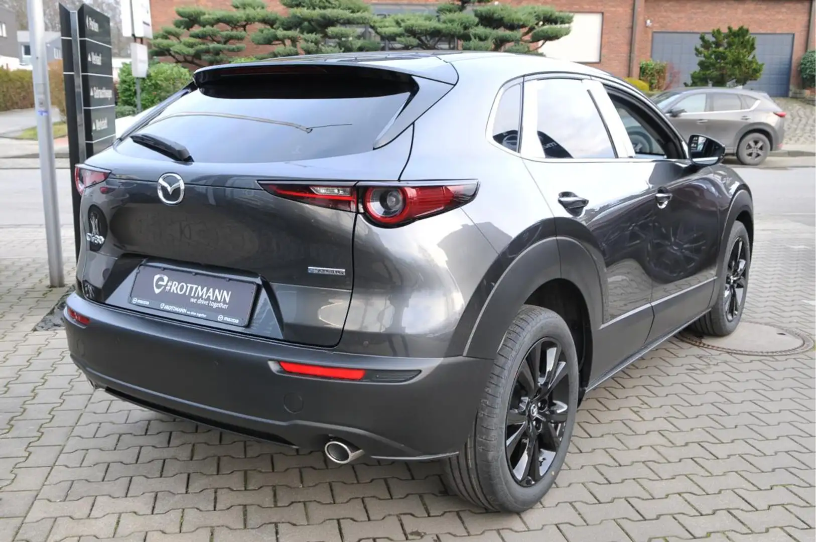 Mazda CX-30 2025 SoMo E-SKYACTIV-X 2.0 AUT. HOMURA Grau - 2