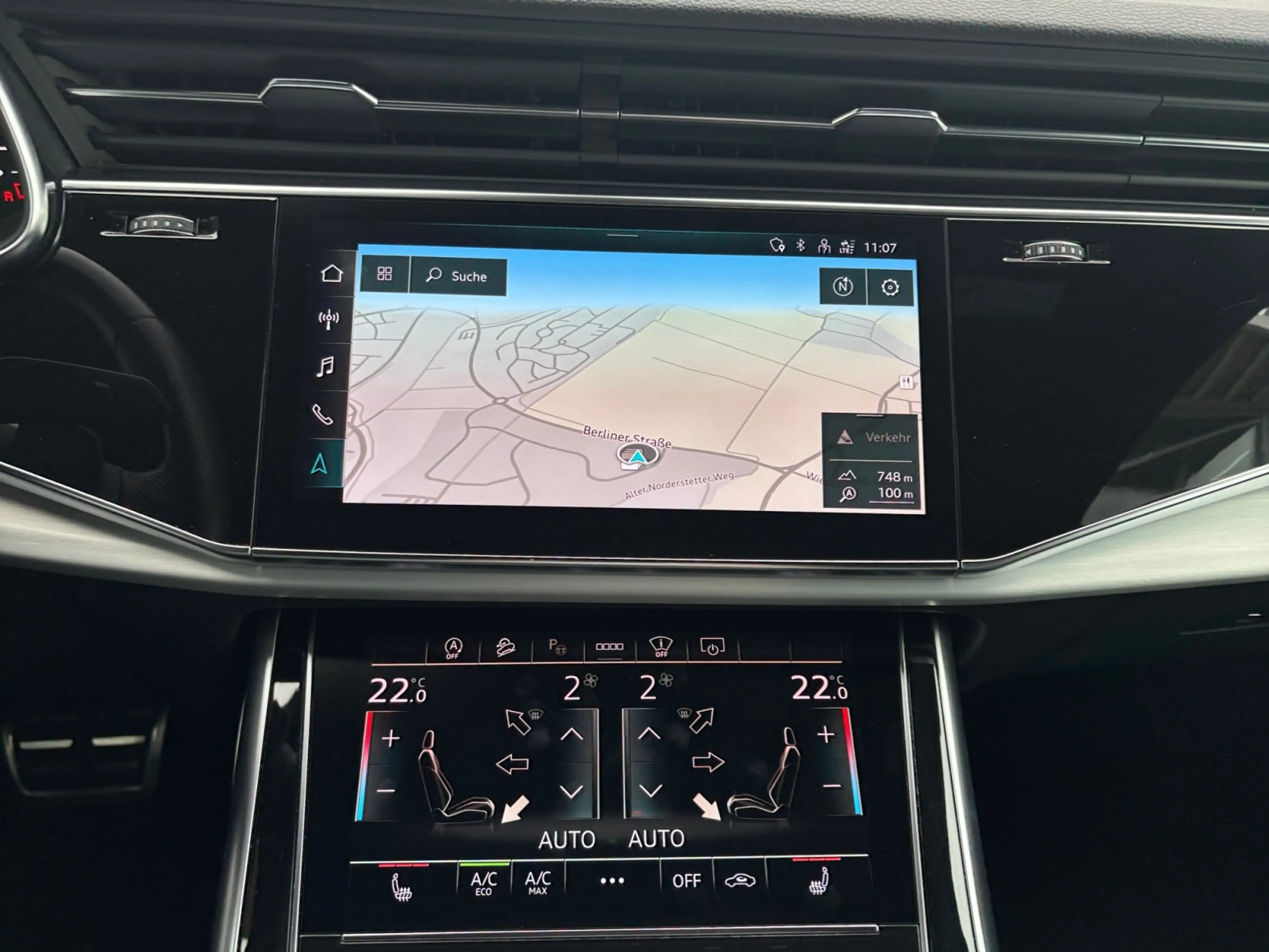 Audi SQ8 4.0 V8 TFSI quattro AHK HUD RFK Matrix-LED Pano — photo 14