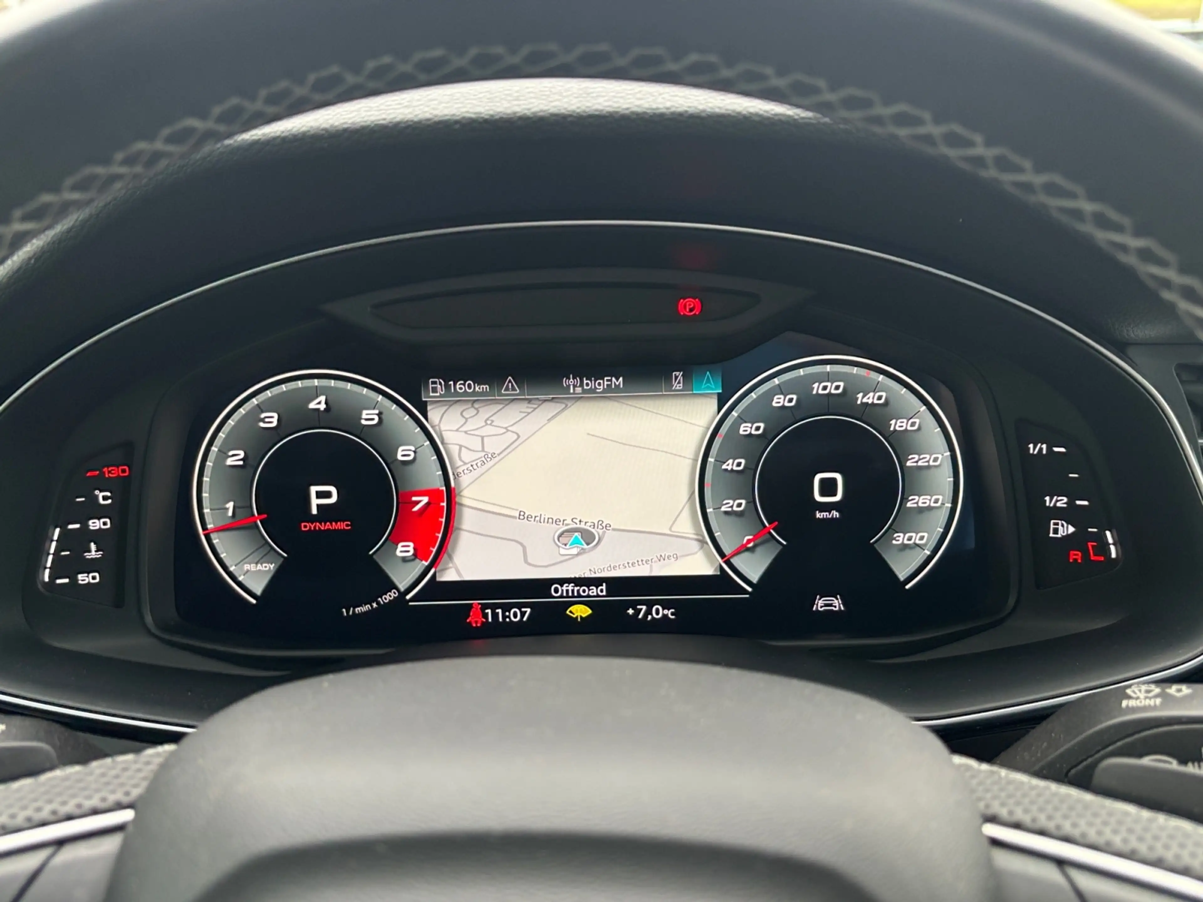 Audi SQ8 4.0 V8 TFSI quattro AHK HUD RFK Matrix-LED Pano — photo 13