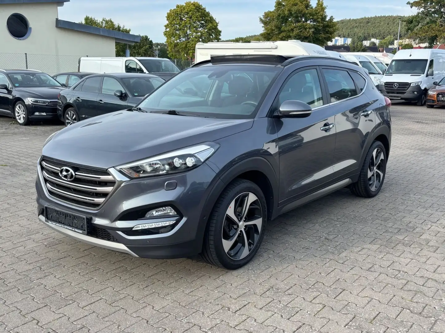 Hyundai TUCSON Premium 2WD Automatik Pano Xenon Navi Grau - 1