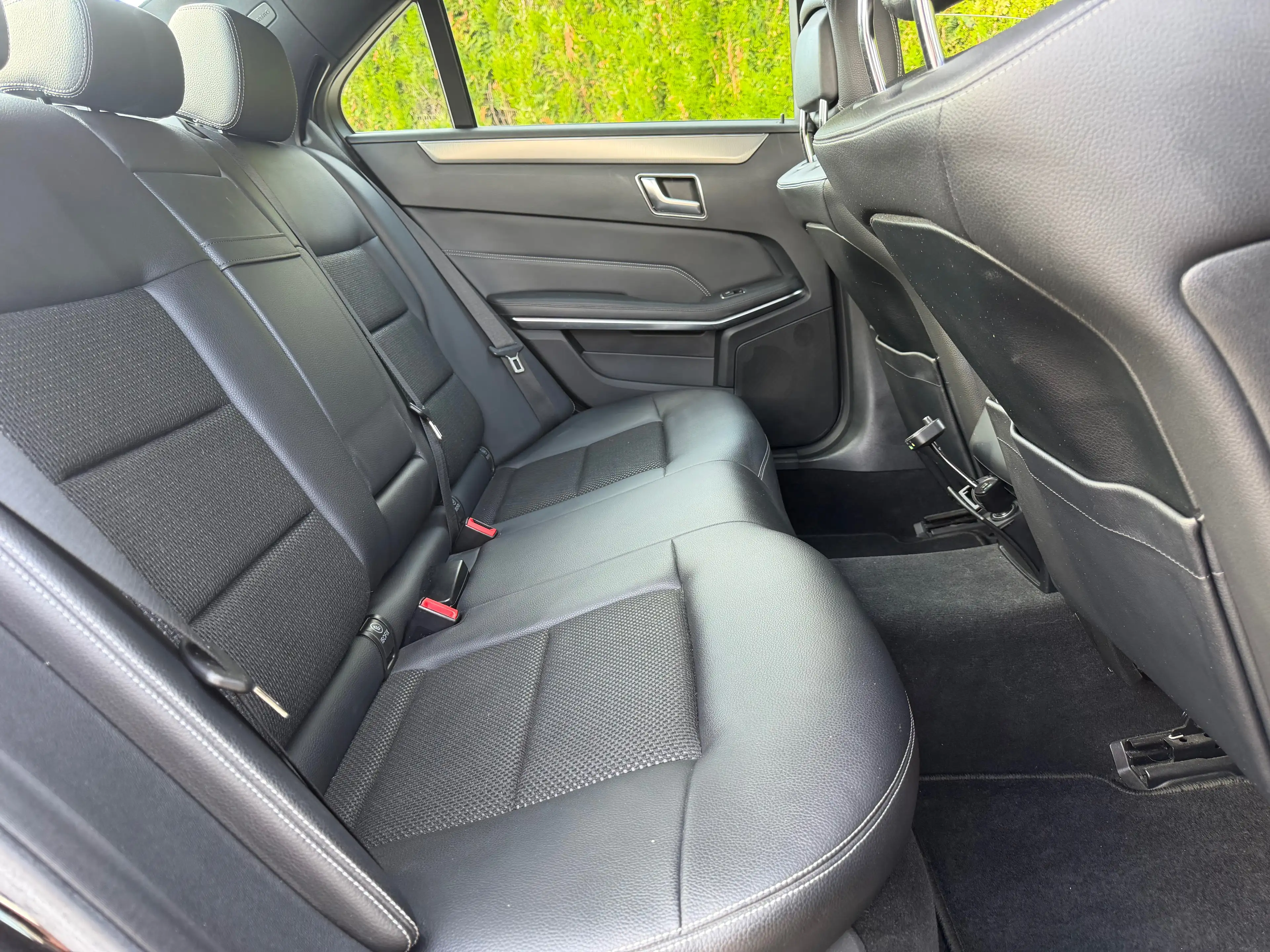 Mercedes-Benz E 200 TOIT OUVRANT / 2.2L / 136ch / CUIR — photo 10