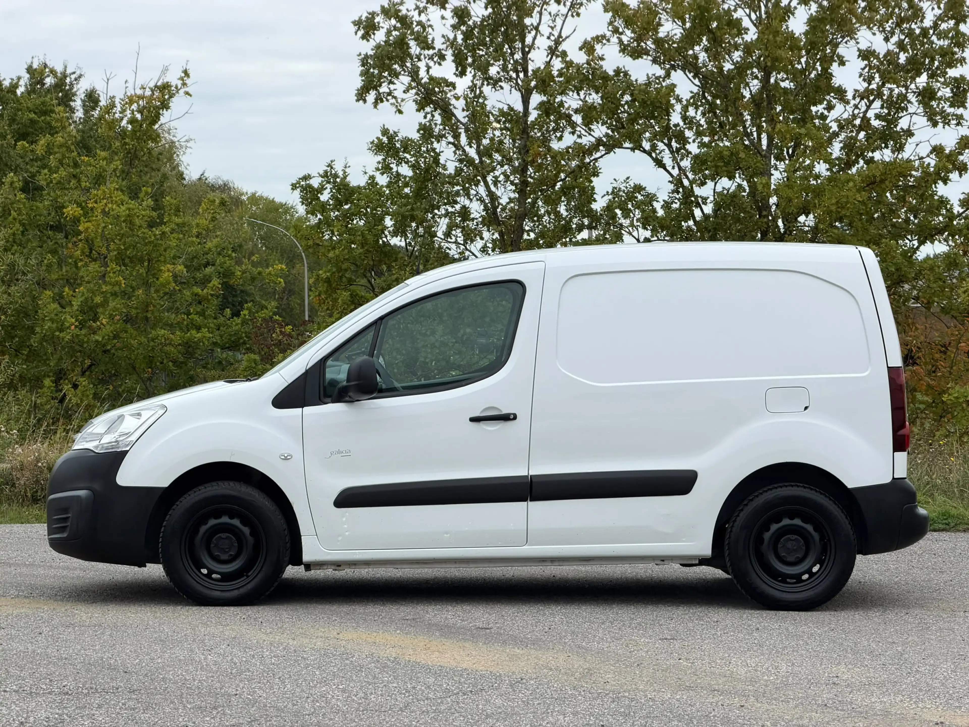 Peugeot Partner 1.6 HDi * AIRCO * 3 PLACES * ROULE PARFAITEMENT — photo 4