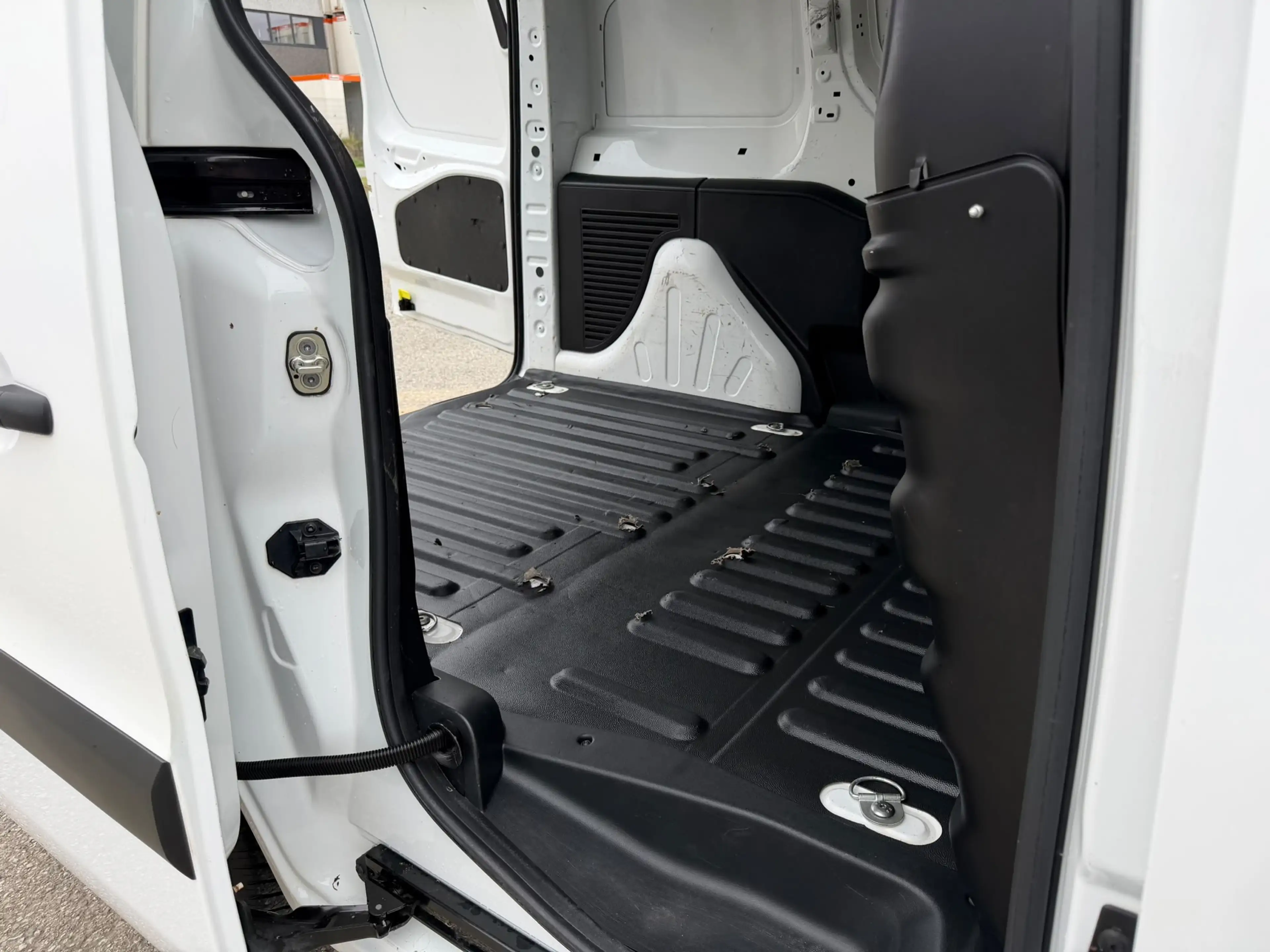 Peugeot Partner 1.6 HDi * AIRCO * 3 PLACES * ROULE PARFAITEMENT — photo 8