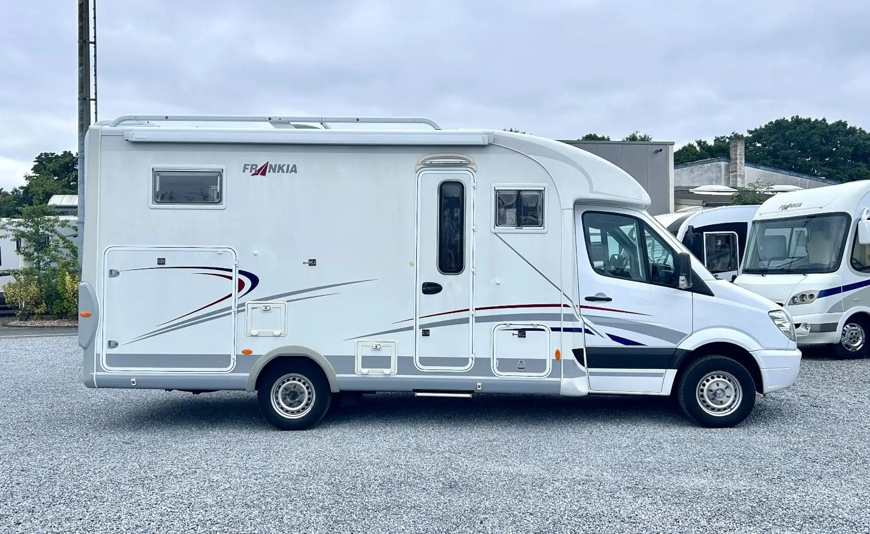 Frankia T 6800 BD *Festbett-Solar* Weiß - 2