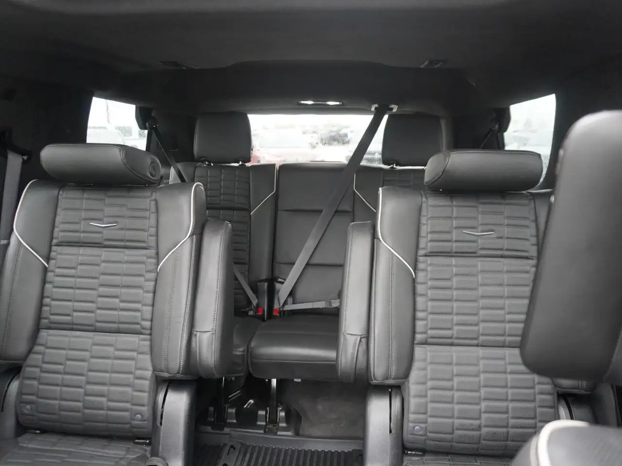 Cadillac Escalade снимка Cadillac Escalade