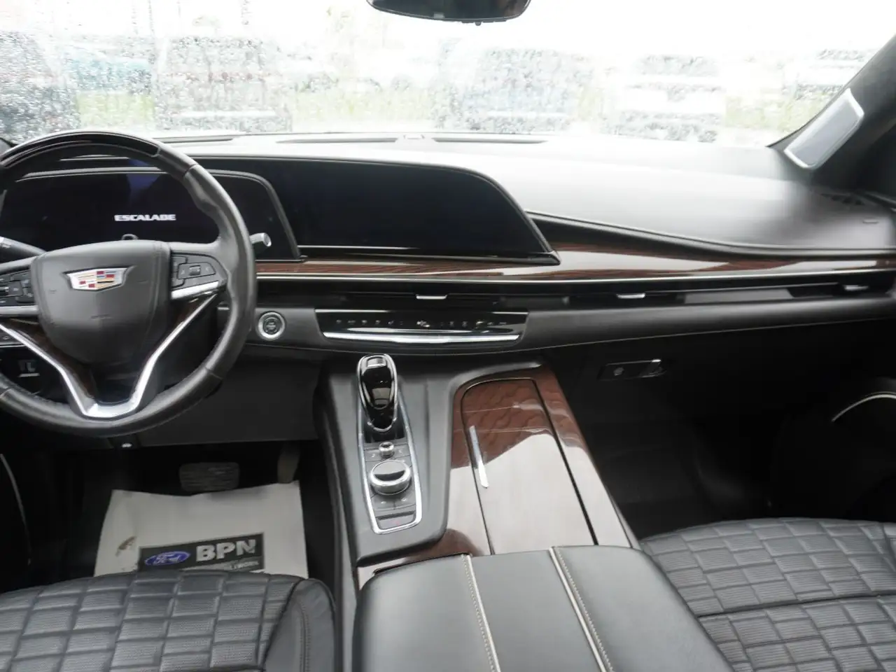 Cadillac Escalade снимка Cadillac Escalade