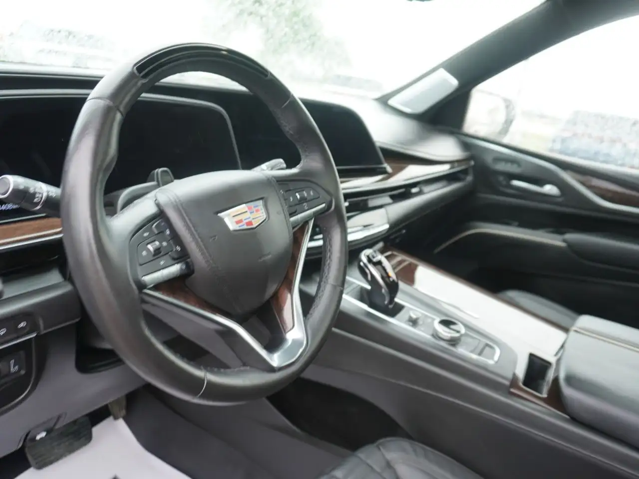 Cadillac Escalade снимка Cadillac Escalade