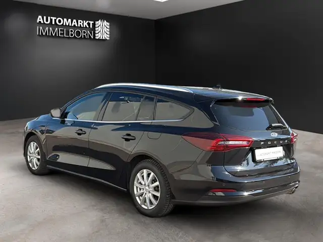 Ford Focus view 6