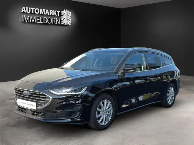 Ford Focus view 4