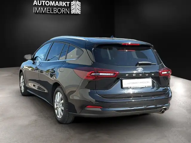Ford Focus view 5