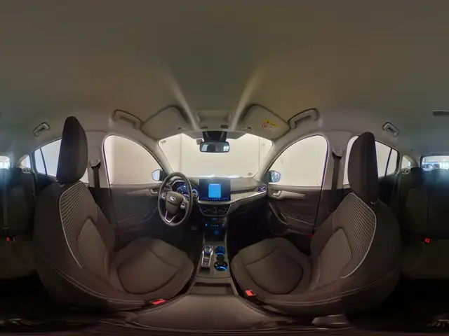 Ford Focus view 13