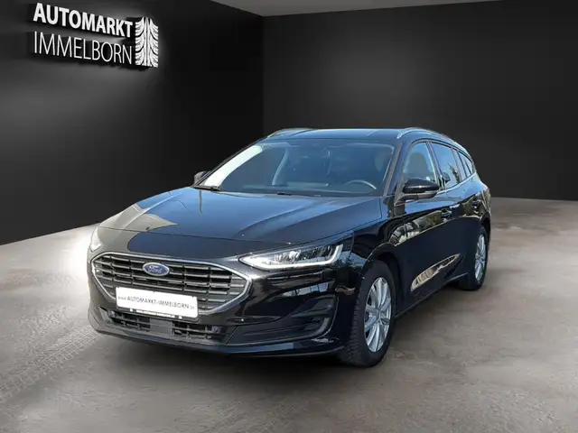 Ford Focus view 3