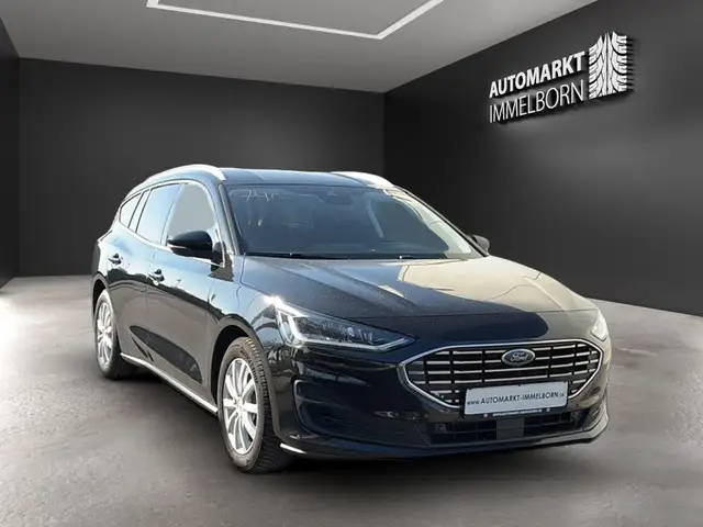 Ford Focus view 2