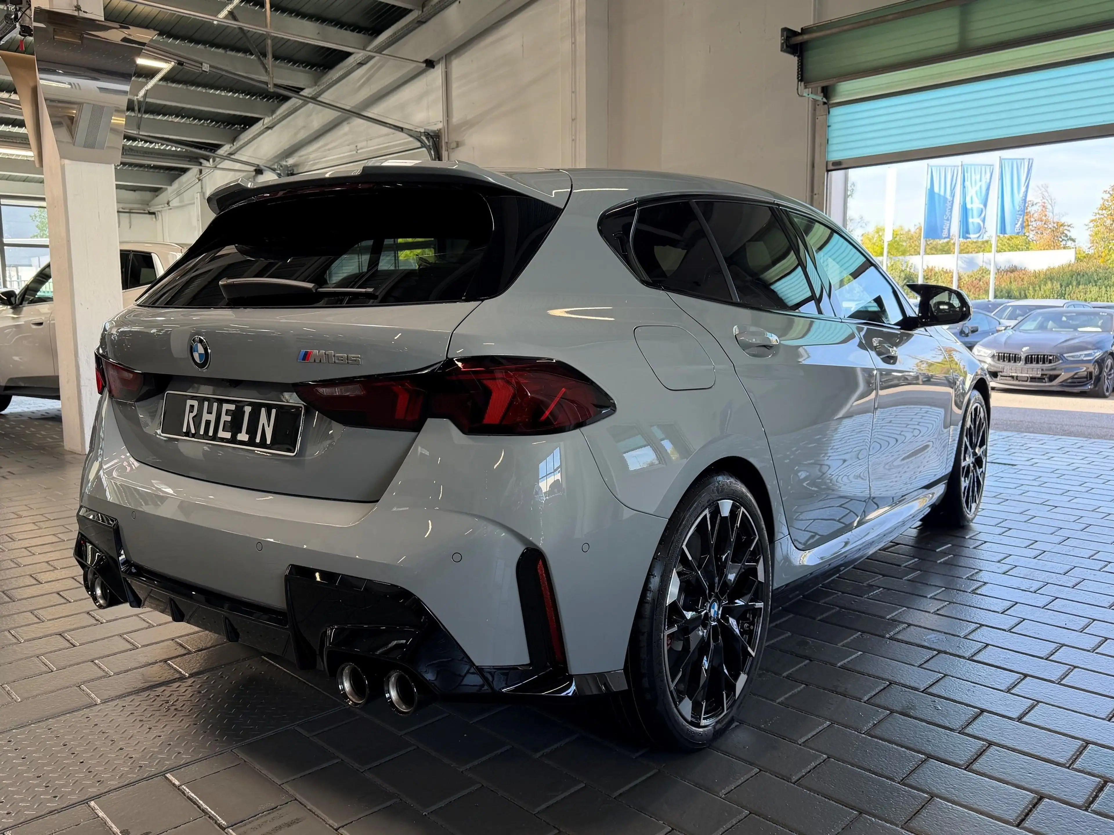 BMW M1 xDrive — photo 3