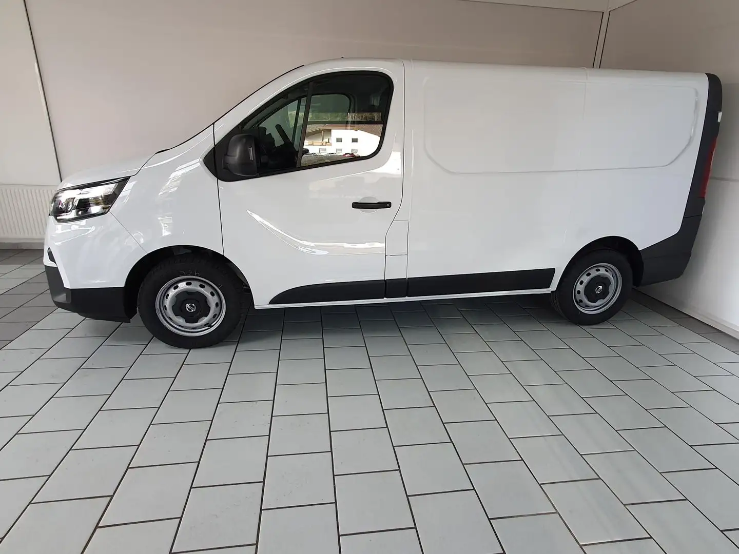 Nissan Primastar Kastenwagen L1H1 3,0t dCi 110 Acenta Weiß - 2