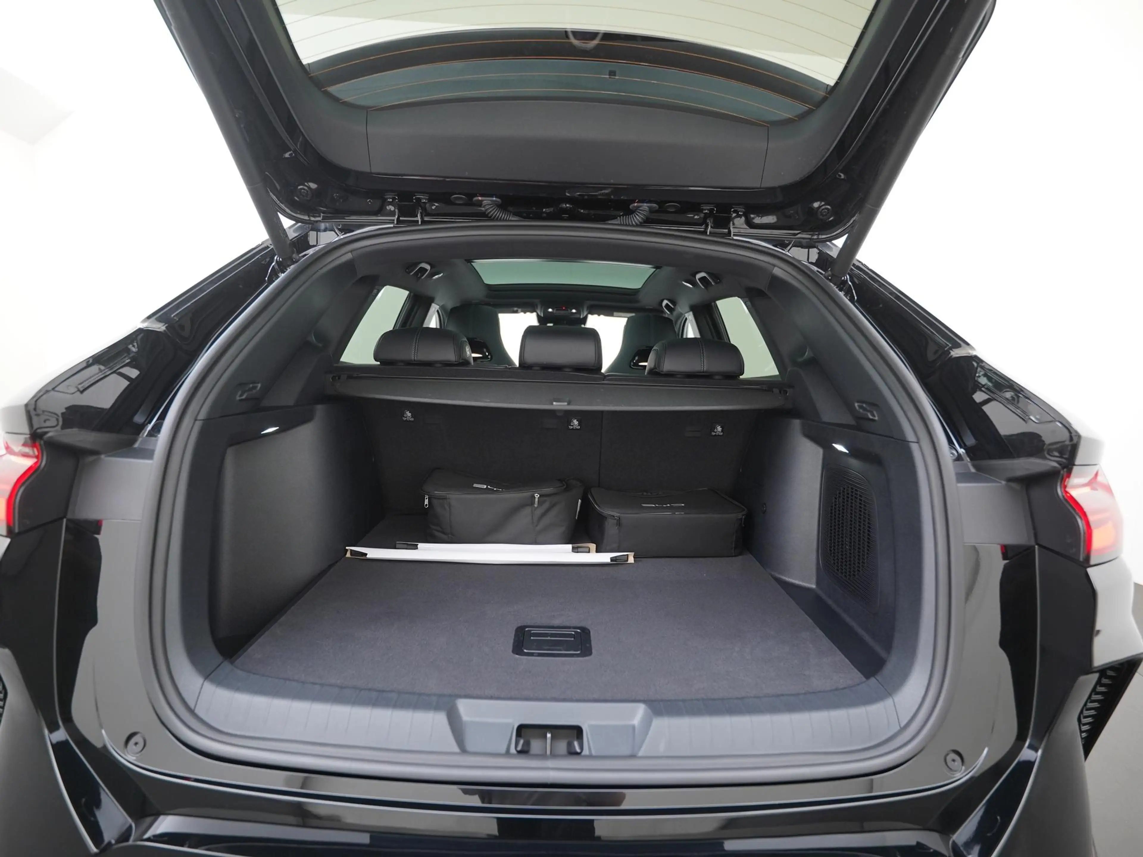 BYD Seal U 1.5 DM-i FWD Boost | Panoramadak | 360 Camera | He — photo 20