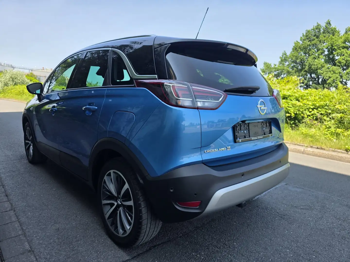 Opel Crossland X Ultimate Blau - 2