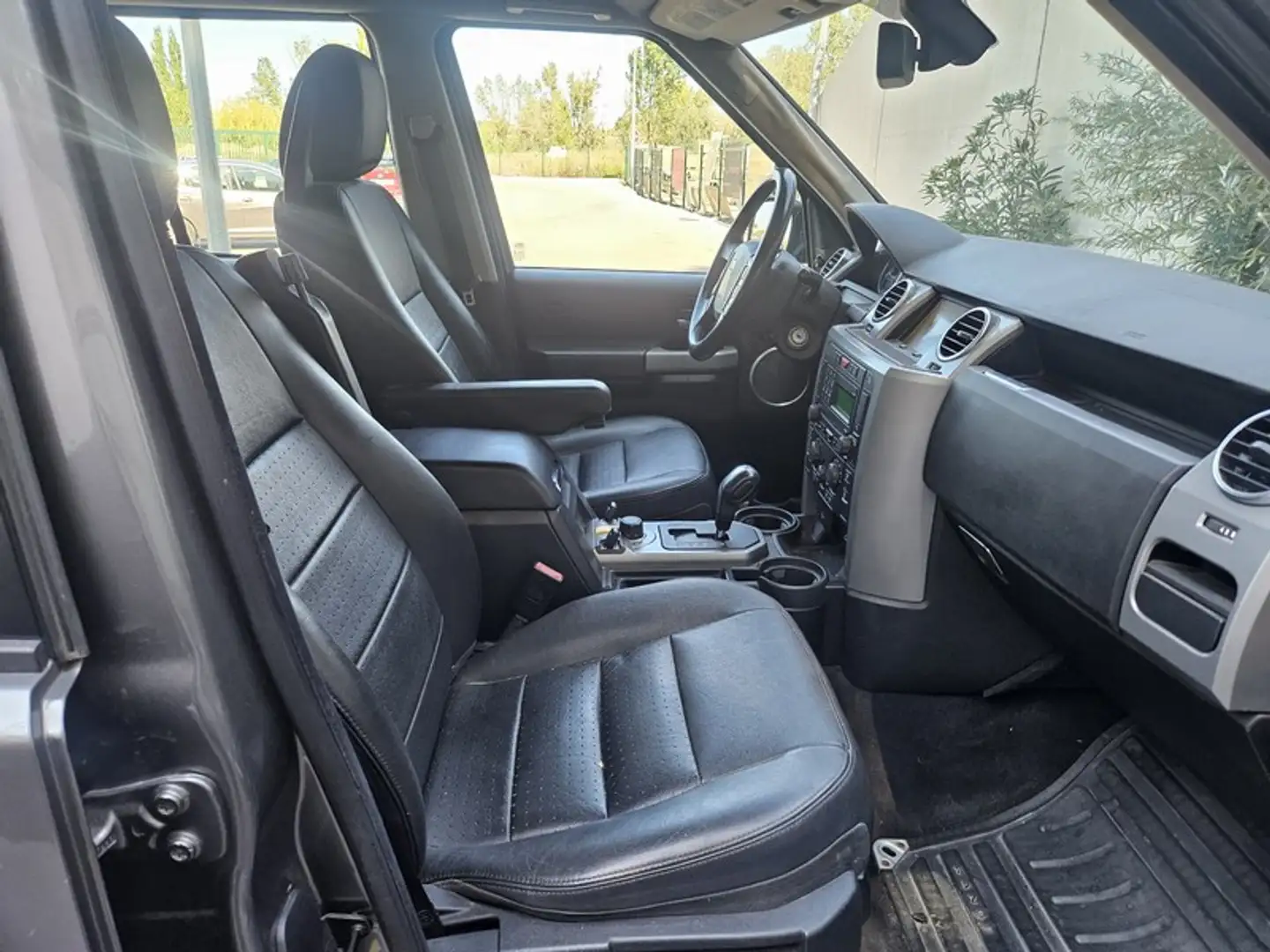 Land Rover Discovery 3 TDV6 2.7 190 HSE A GAR 1 AN 7 places y - 2